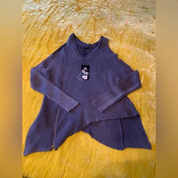 Rock & Republic sweater size L - Picture 1 of 3